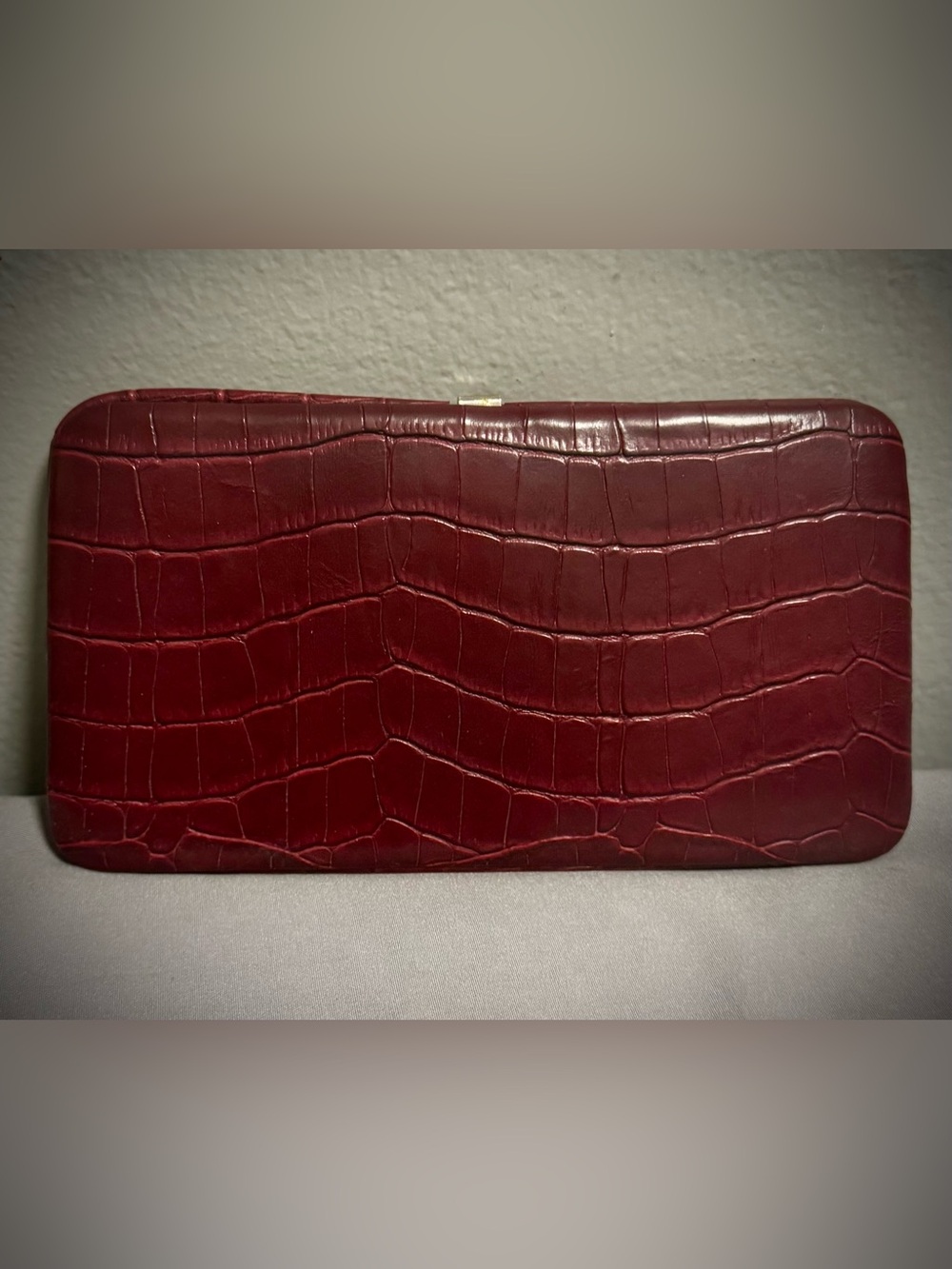 EC-Maroon/Deep Red Clutch Purse. Faux leather “alligator” style/pattern.